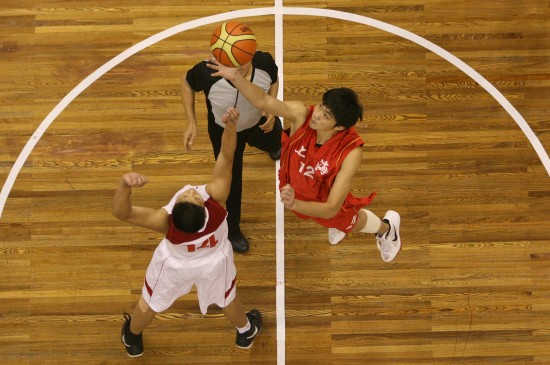 篮球中的心理博弈艺术（篮球心理战的艺术）