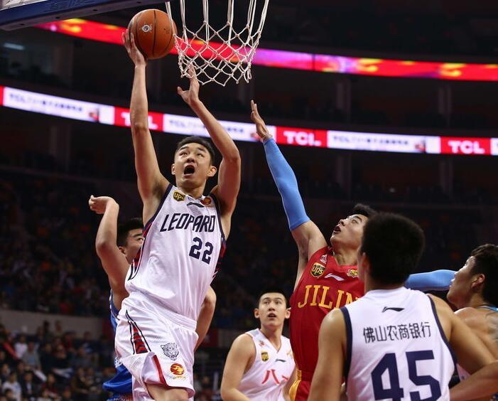 糟透了，詹姆斯-33正负值创湖人生涯新低，也是其生涯第三低（詹姆斯正负值-33刷新湖人时期最低，同时也是其职业生涯第三低）