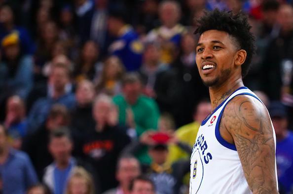 每体：巴萨只想免签塞内西，无意支付转会费将其引进（每体：巴萨倾向自由身签下塞内西，不考虑支付转会费）