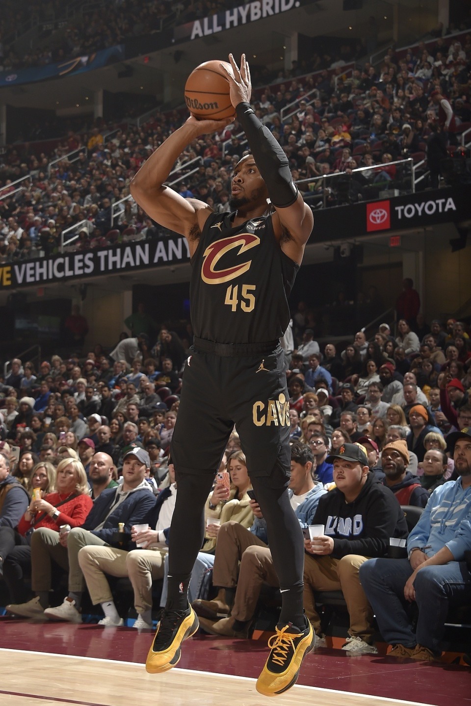 哈登上半场数据分析（哈登上半场数据解析）