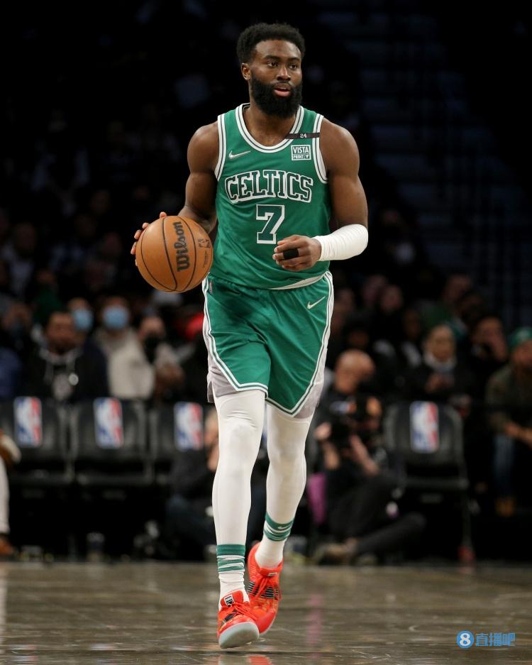 中国冰壶男队取得冬奥落选赛4连胜（中国男子冰壶队在冬奥落选赛豪取四连胜）