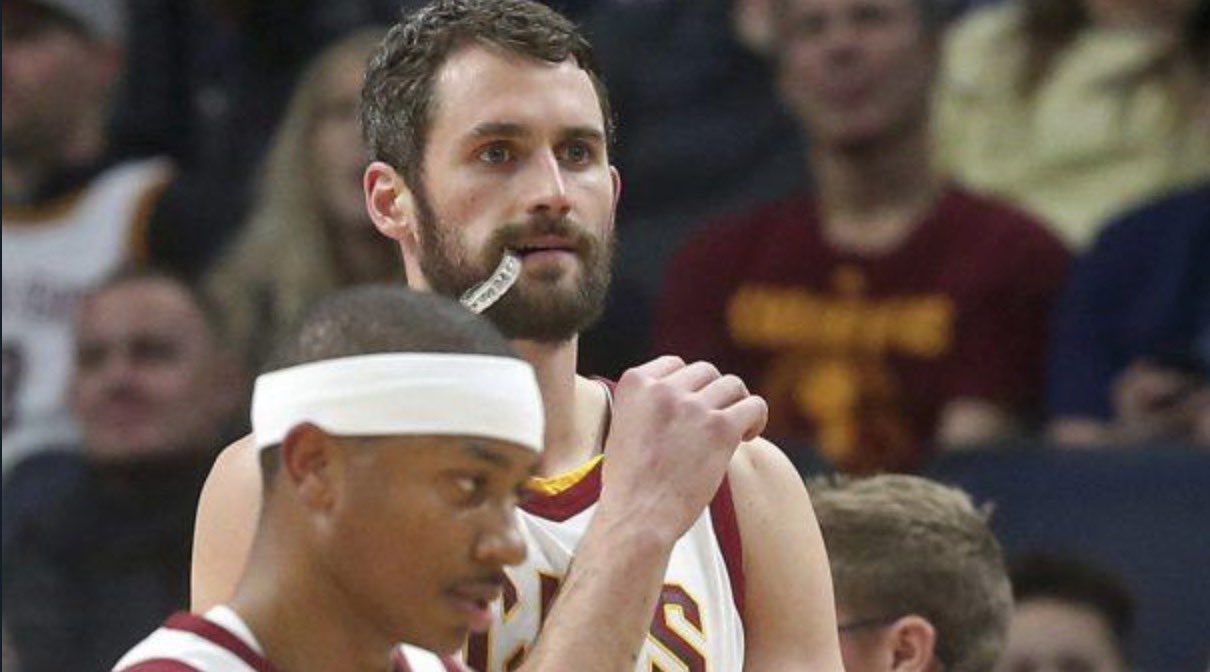 拉齐奥vs博洛尼亚：罗马尼奥利、贡多齐首发，奥尔索利尼、胡安-米兰达出战（拉齐奥对阵博洛尼亚：罗马尼奥利、贡多齐首发，奥尔索利尼与胡安-米兰达出场）