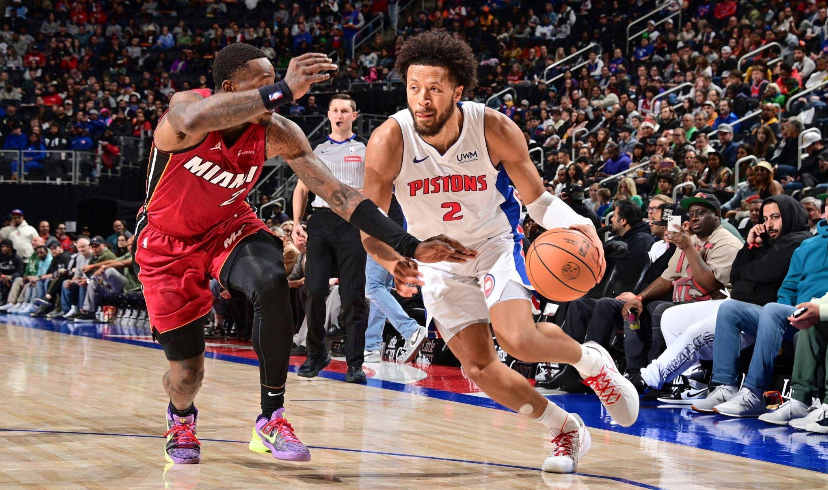 苏群：威少已经打得很好了 最后的哨子就只能听天由命（苏群：威少表现已很出色，最后的哨声只能看运气了）