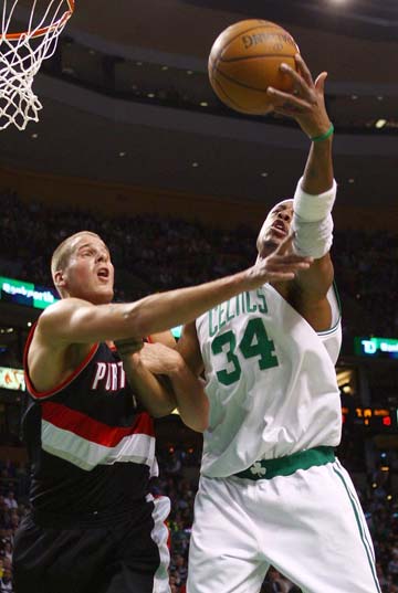 当选中甲最佳教练，李金羽：我并不是很看重，还是要脚踏实地（获评甲级最佳教练，李金羽：看淡荣誉，继续脚踏实地）