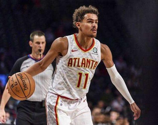 欧冠赛场精彩瞬间：巴萨主场2-0取胜,（欧冠焦点战：巴萨主场2-0告捷）