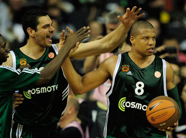 武汉三镇球员邓涵文离队加盟云南玉昆，结束本赛季征程。（武汉三镇邓涵文转会云南玉昆，本赛季就此收官）