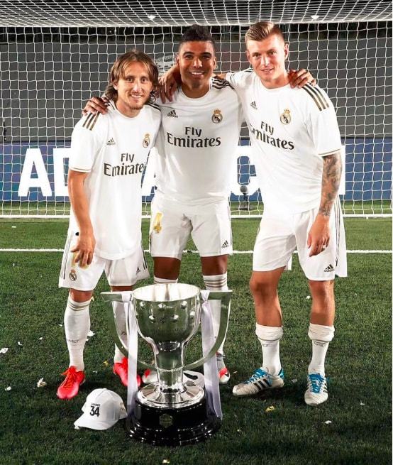 英媒：伯恩茅斯想要引进中后卫，他们考虑签下阿克（英媒：伯恩茅斯补强中卫线，考虑引进阿克）