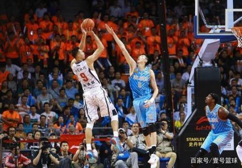 官方：阿森纳宣布签下南美双胞胎妖王 满18岁正式加盟（阿森纳官宣签下南美双胞胎新星，年满18岁后正式加盟）